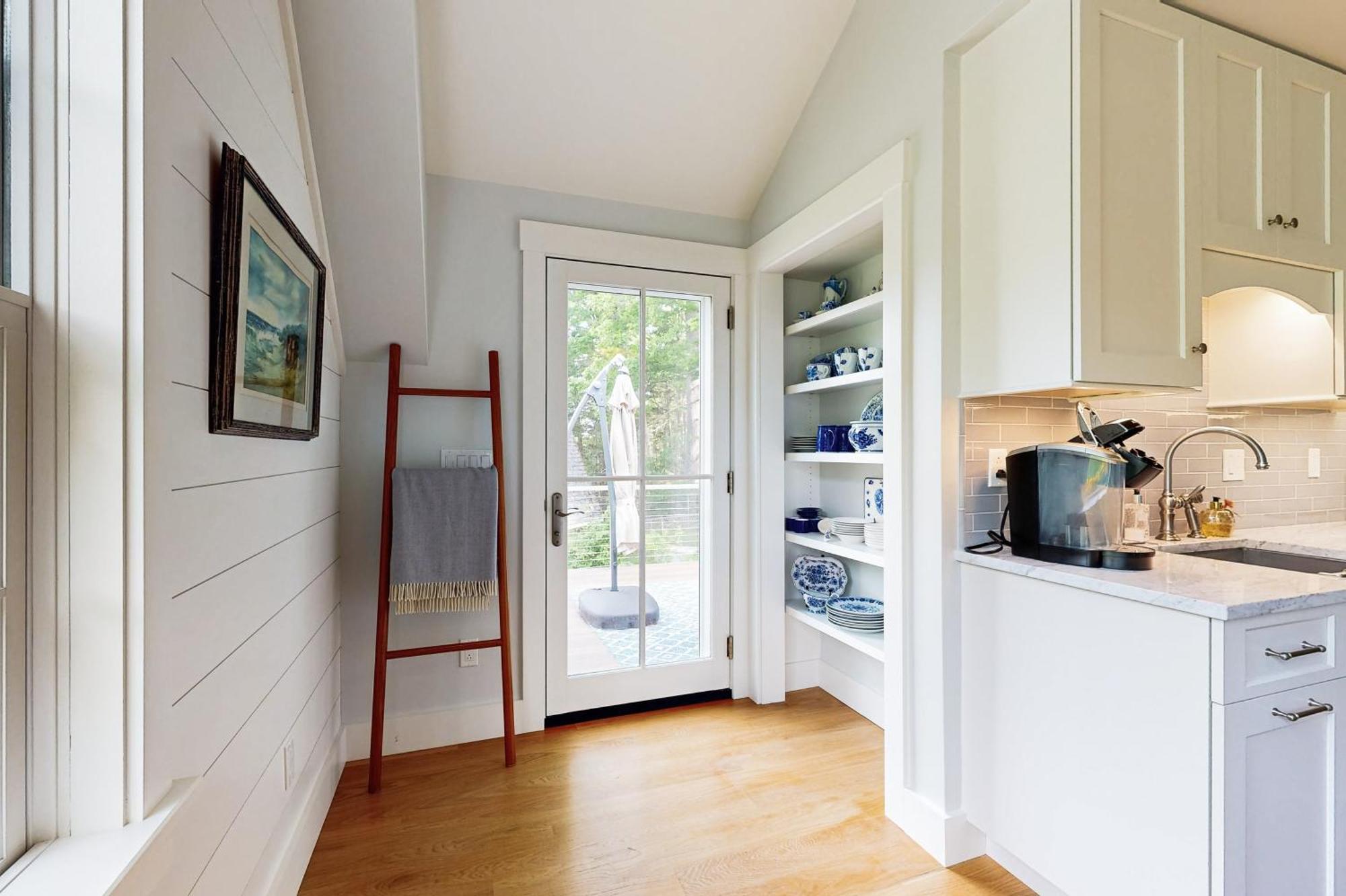 Coveside Carriage House Apartment Бутбей Харбър Екстериор снимка