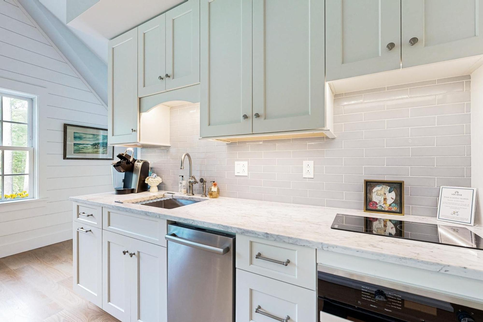 Coveside Carriage House Apartment Бутбей Харбър Екстериор снимка